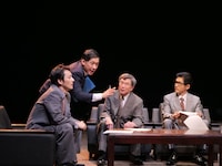 DULL-COLORED POP vol.20「福島三部作・一挙上演 第2部『1986年：メビウスの輪』」より。（撮影：白土亮次 ※白土の土は旧字体が正式表記）