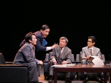 DULL-COLORED POP vol.20「福島三部作・一挙上演 第2部『1986年：メビウスの輪』」より。（撮影：白土亮次 ※白土の土は旧字体が正式表記）