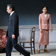 永作博美「先入観なく観に来て」、栗山民也演出「人形の家 Part2」開幕