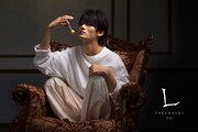 高橋颯扮するL（エル）。（撮影：萩庭桂太）