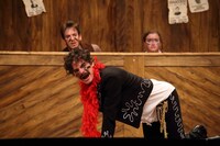 ネイチャー・シアター・オブ・オクラホマ＋エンクナップグループ「幸福の追求」より。（Photo by Masahiro Hasunuma）(c)Aichi Triennale 2019