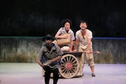 Our Theatre×流山児★事務所「嫁粧一牛車」より。（写真提供：台中歌劇院）