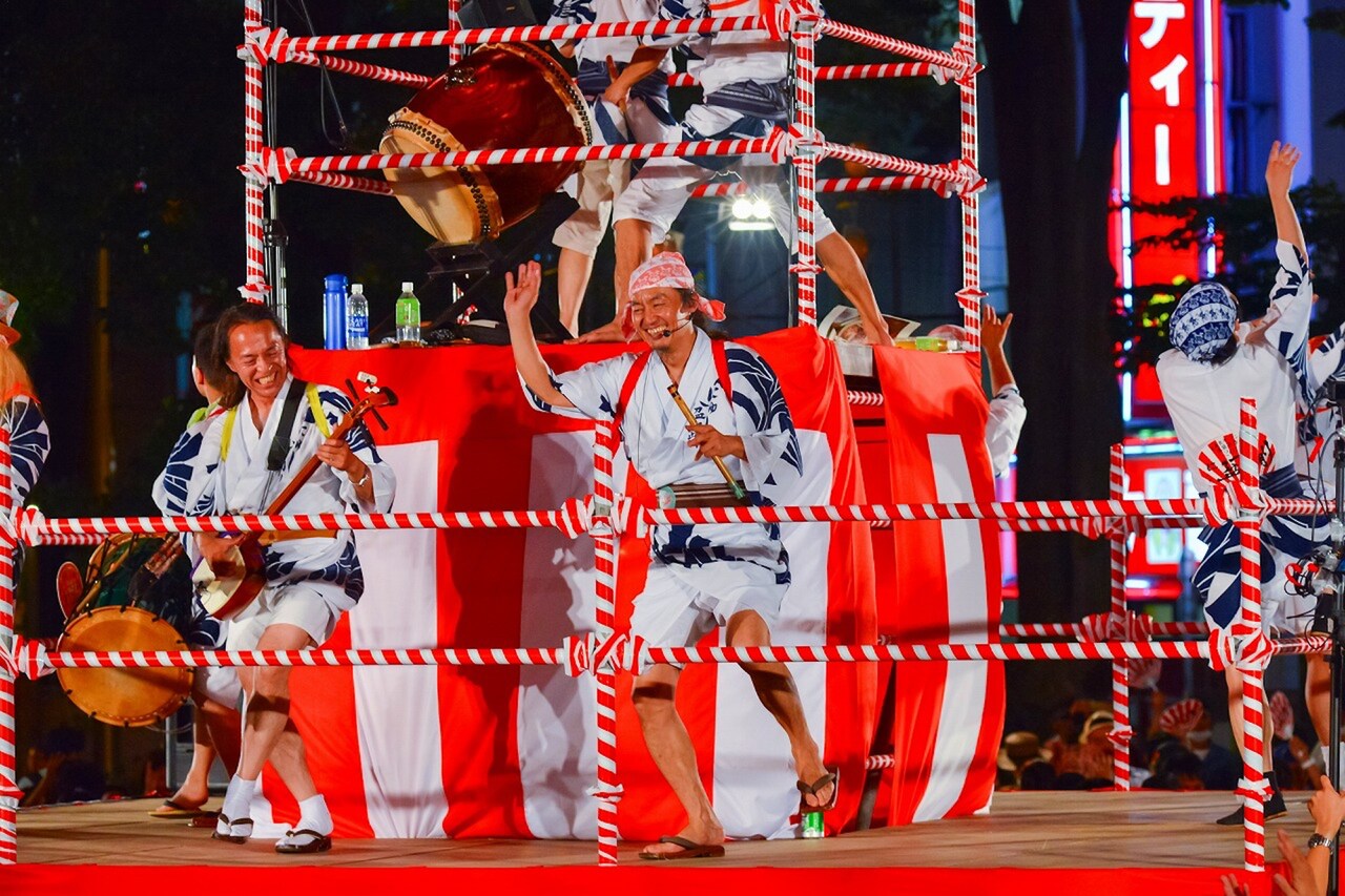 今年は東池袋中央公園で開催！近藤良平とコンドルズの「にゅ～盆踊り」