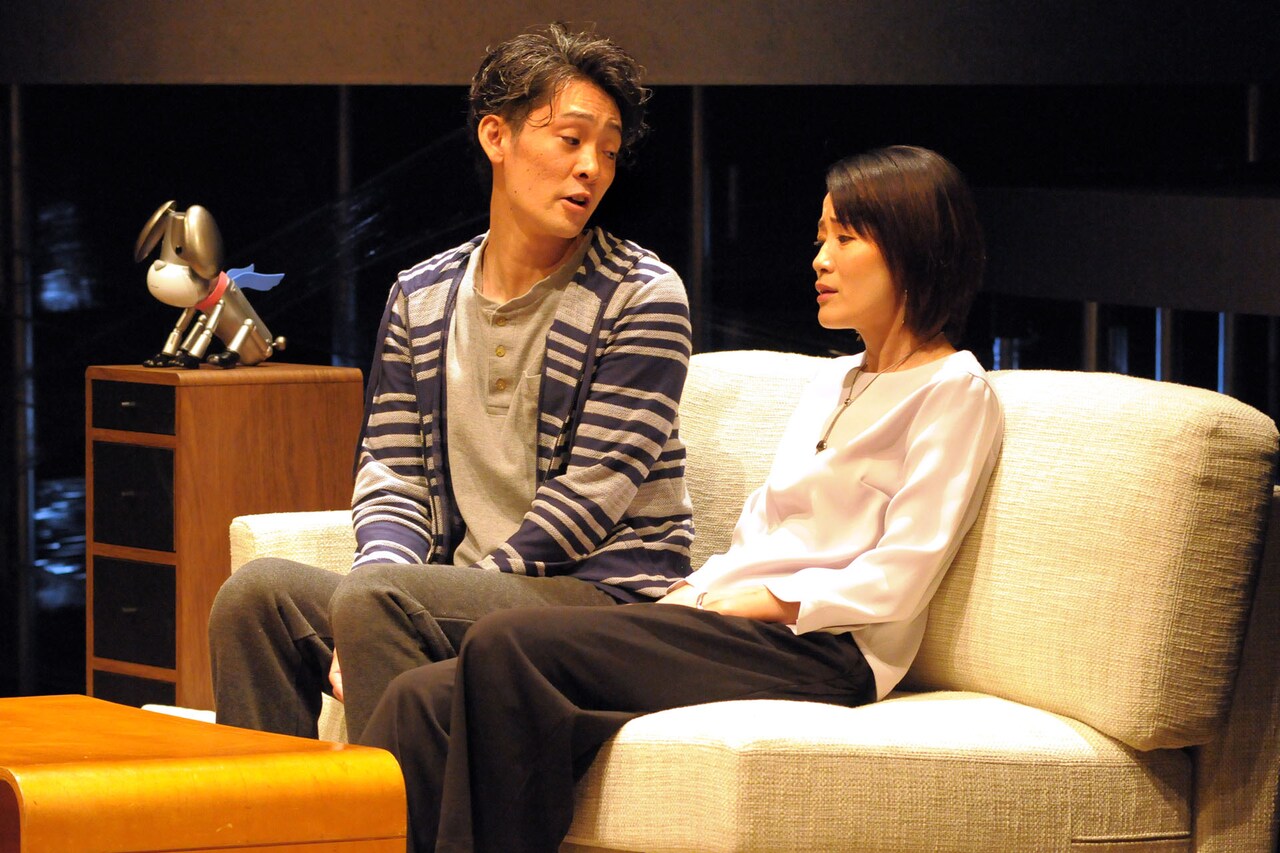 中村ノブアキ「登場人物の誰かに自分を投影できる作品」、青年座「DNA」開幕