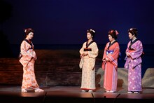 「ももクロ一座特別公演」より。（撮影：上飯坂一）