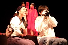 「少女都市 第8回公演 / 東京駆ける三公演 第三弾『光の祭典』」より。（撮影：佐々木啓太）