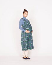 滝沢カレン扮する加瀬芙美。(c)TBS