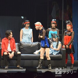 根本宗子「プレイハウス」開幕、ギャンパレと磯村勇斗が新たな“遊び場”で対峙