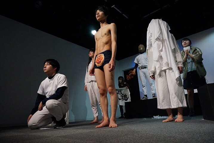 チケット代は1円、かりんとうばんぱく「while(1)｛うっちゃり()｝」