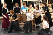 「A New Musical『FACTORY GIRLS~私が描く物語~』」稽古場より。
