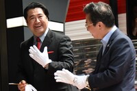 TKTSオープン記念セレモニーで行われた、テープカットの様子。