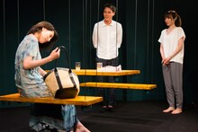 東京夜光「ユスリカ」より。（撮影：林亮太）