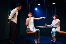 東京夜光「ユスリカ」より。（撮影：林亮太）