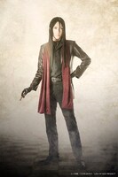 松下優也扮するロード・エルメロイII世。