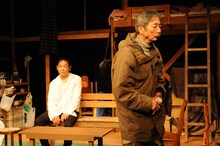 シアターZOO提携公演・胆振東部地震復興支援公演 道産子男闘呼倶楽部「雪虫」より。（撮影：高橋克己）