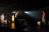 オフィスコットーネプロデュース 大竹野正典没後10年記念公演 第4弾「さなぎの教室」より。（撮影：青木司）