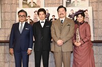 左から三谷幸喜、柿澤勇人、佐藤二朗、広瀬アリス。