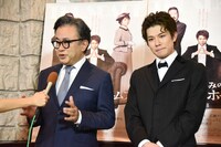 左から三谷幸喜、柿澤勇人。