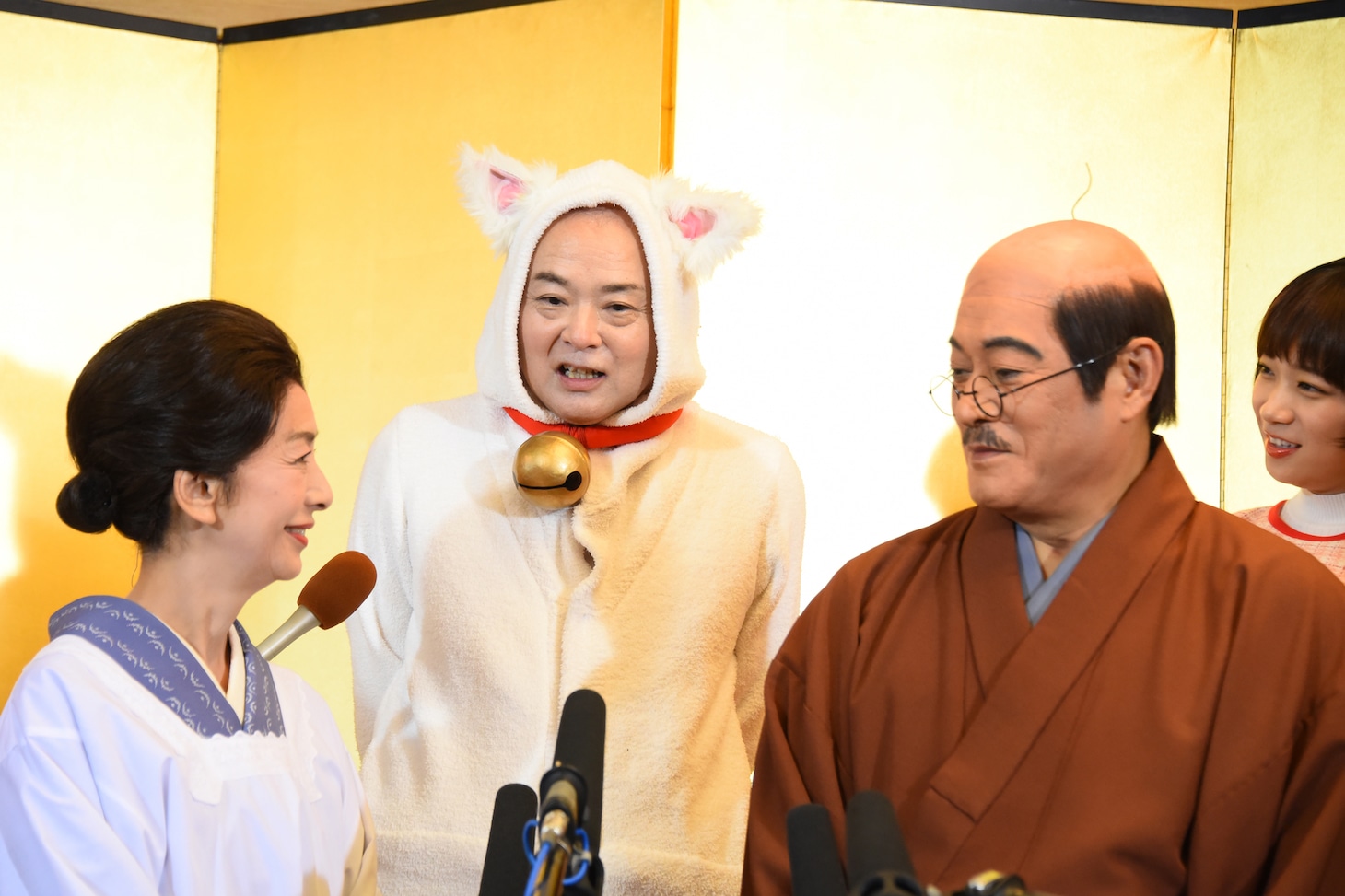 タマ役の役作りについて話す酒井敏也（後列）。