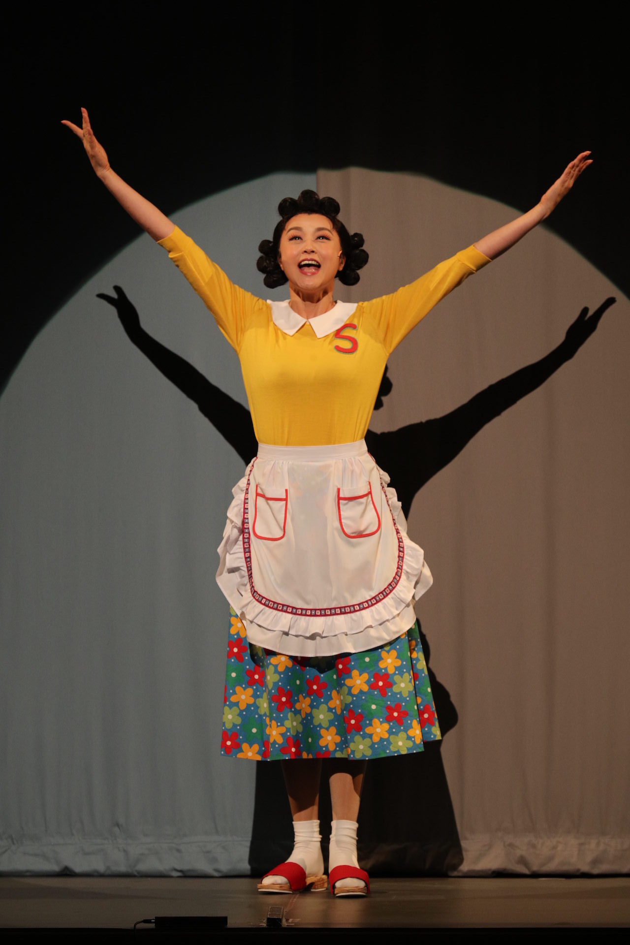 明治座 9月公演 舞台「サザエさん」より。藤原紀香演じるサザエ。