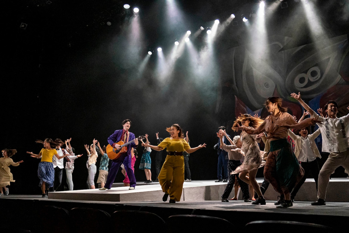 「今、僕は六本木の交差点に立つ」より。