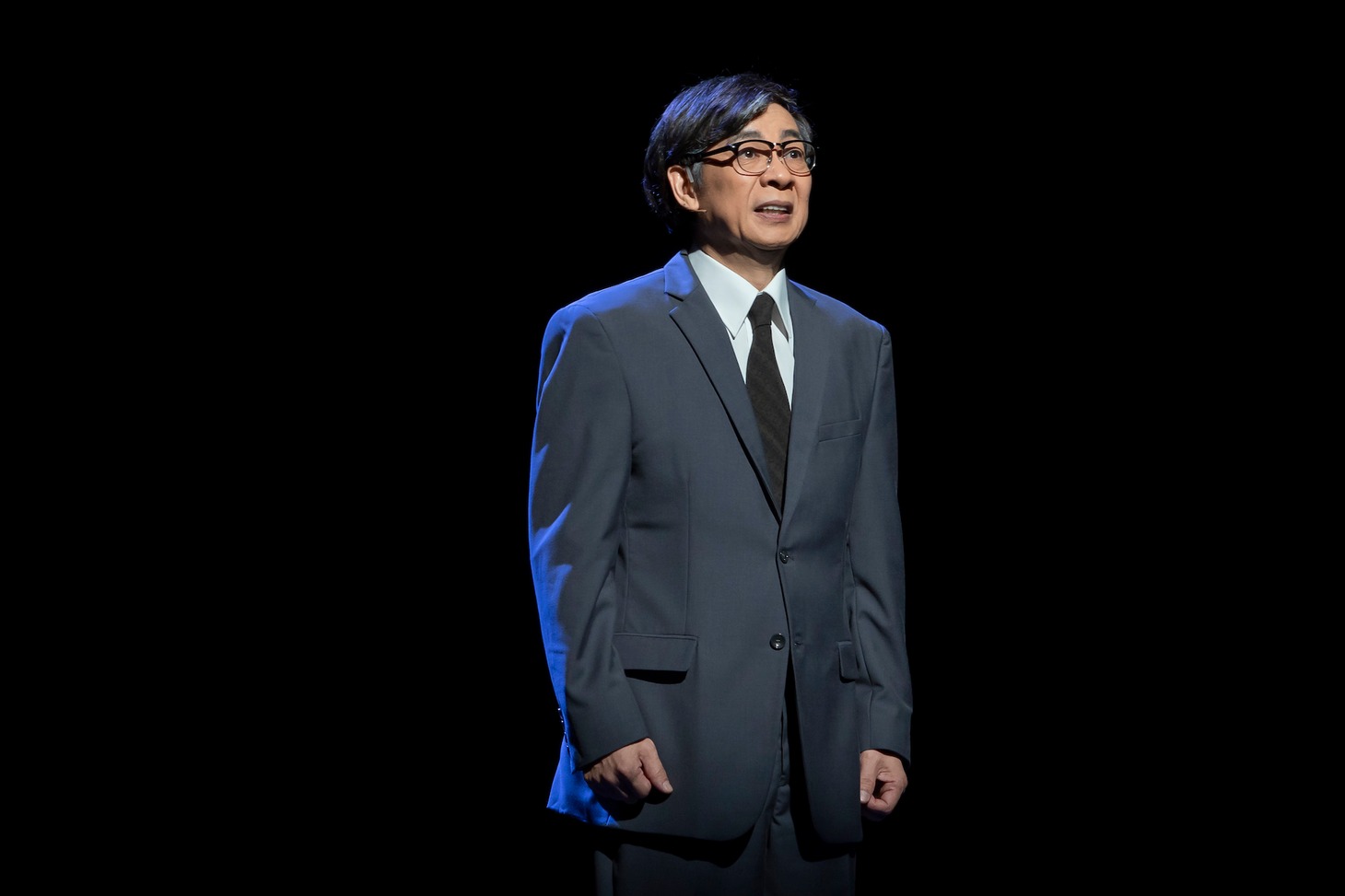 「今、僕は六本木の交差点に立つ」より、山寺宏一。