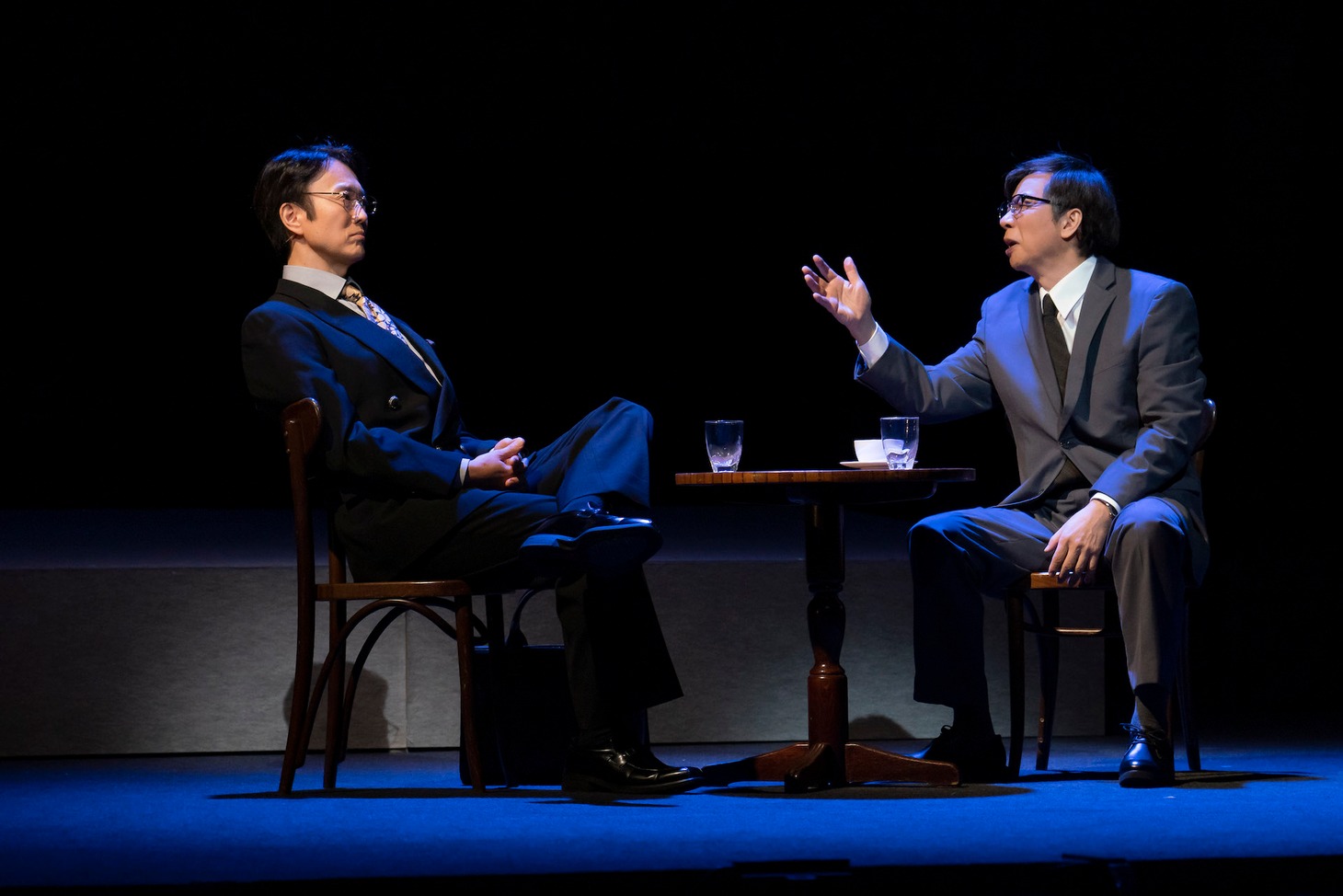 「今、僕は六本木の交差点に立つ」より。