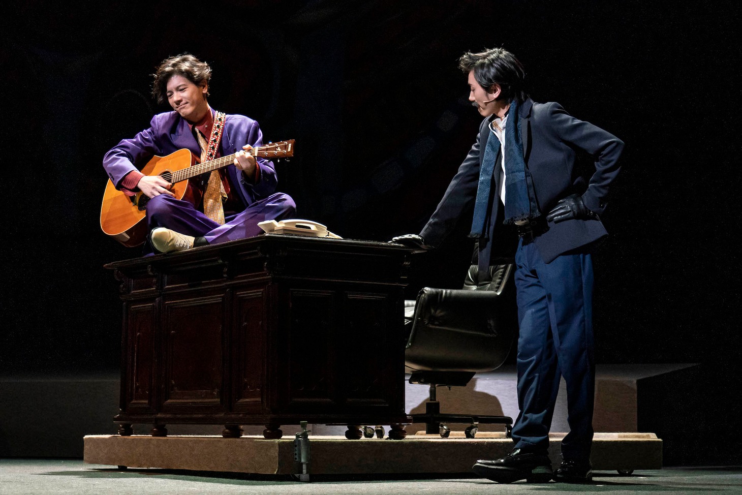 「今、僕は六本木の交差点に立つ」より。