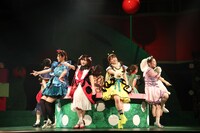 AKB48 チーム8 単独公演「Bee School」より。