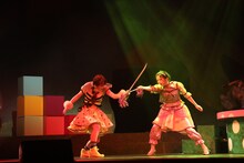 AKB48 チーム8 単独公演「Bee School」より。