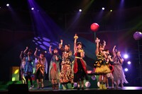 AKB48 チーム8 単独公演「Bee School」より。