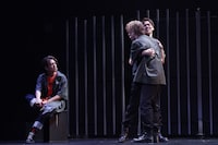 「『GRIEF7』Sin#2」より。（撮影：鏡田伸幸、岩田えり）