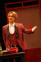 「『GRIEF7』Sin#2」より。（撮影：鏡田伸幸、岩田えり）