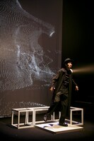 StarMachineProject scene2「はじまりの かんじょう そうこう」より。（撮影：河西沙織 / 劇団壱劇屋）