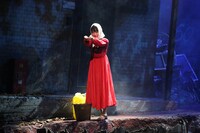 「アジアの女」より、石原さとみ。（提供：ホリプロ）