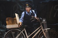 「アジアの女」より、矢本悠馬。（提供：ホリプロ）