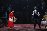 「アジアの女」より、石原さとみ、矢本悠馬。（提供：ホリプロ）