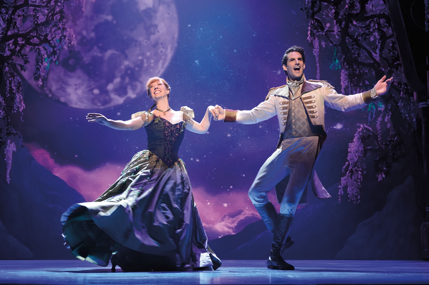 Patti Murin (Anna) and John Riddle (Hans) in FROZEN. Photo by Deen van Meer(c)Disney 海外公演より。