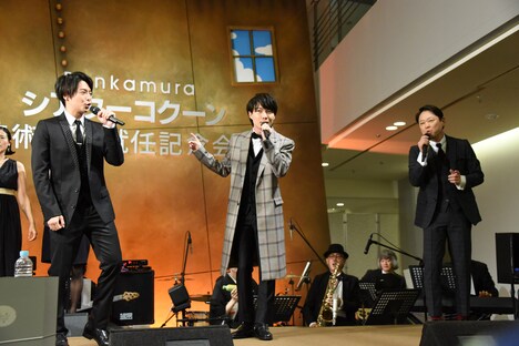 左から小池徹平、神木隆之介、阿部サダヲ。