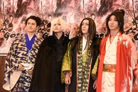 左から松村龍之介、前山剛久、元木聖也、矢崎広。