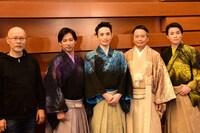 「THE BLANK! ～近松門左衛門 空白の十年～」囲み取材より。左から鈴木勝秀、江田剛（宇宙Six / ジャニーズJr.）、浜中文一、ラサール石井、内藤大希。