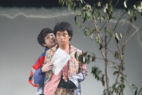 安住の地 第4回本公演 Theatre E9 Kyoto オープニングプログラム「Qu’est-ce que c’est que moi?」より。（撮影：山下裕英）