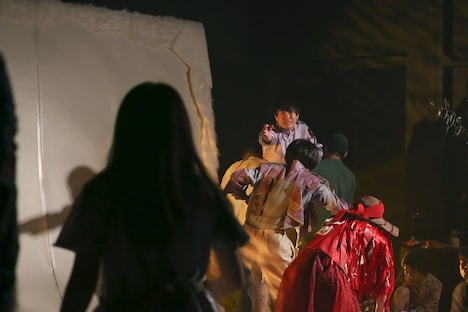 安住の地 第4回本公演 Theatre E9 Kyoto オープニングプログラム「Qu’est-ce que c’est que moi?」より。（撮影：山下裕英）