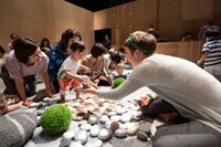 ベイビーオペラ「ムルメリ」より。（Photo by Rikimaru Hotta）