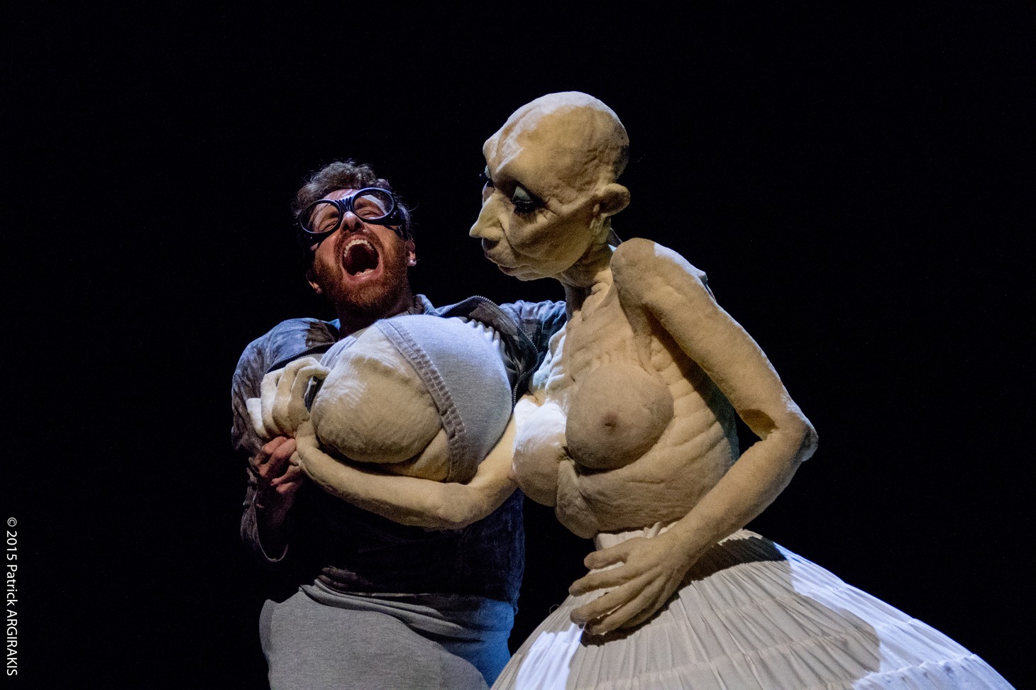 「BLIND」より。（photo:Patrick Argirakis）