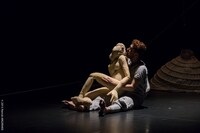 「BLIND」より。（photo:Patrick Argirakis）