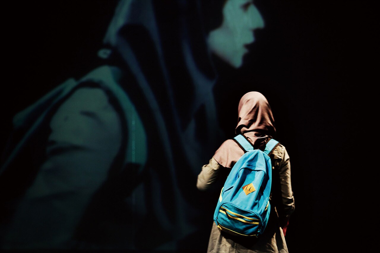 男子禁制の女子寮で聞こえた“声”は本物か？コヘスタニ3度目の来日公演