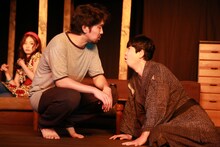 浮世企画「誰そ彼」より。（撮影：奥山郁）