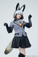 伊藤理々杏（乃木坂46）扮するオオミミギツネ。