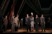 新作ミュージカル「怪人と探偵」より。（撮影：岡千里）